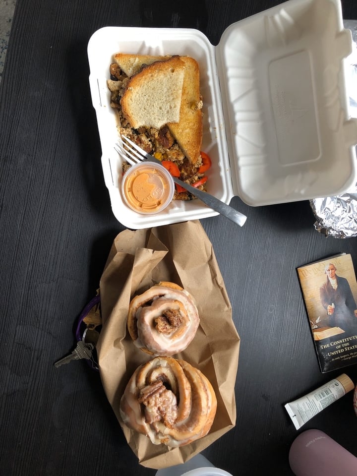 photo of Brooklyn Whiskers Blueberry Danish, Chai Latte, Cinnamon Buns, & Tofu Scramble shared by @camillet13 on  01 Apr 2020 - review