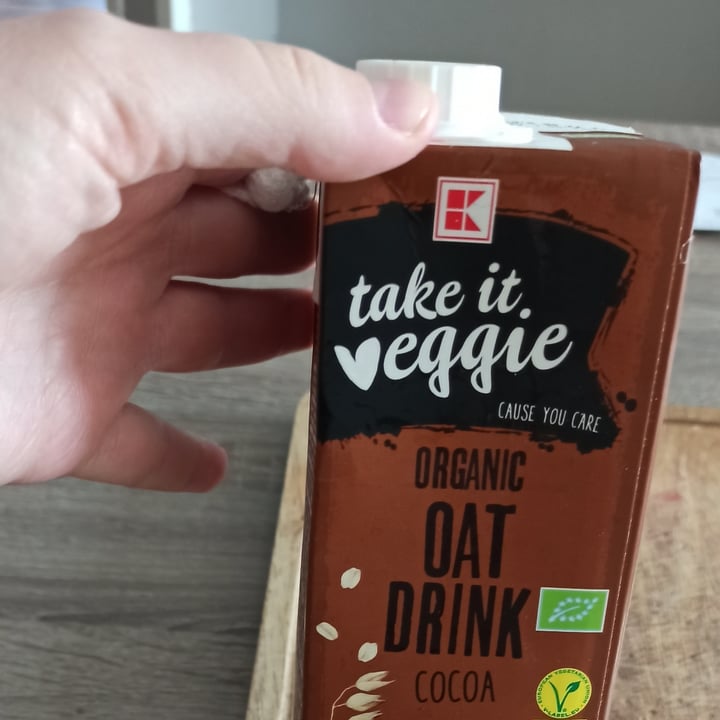 photo of Kaufland Take it Veggie Oat cocoa milk shared by @nathalyaa on  10 Mar 2021 - review