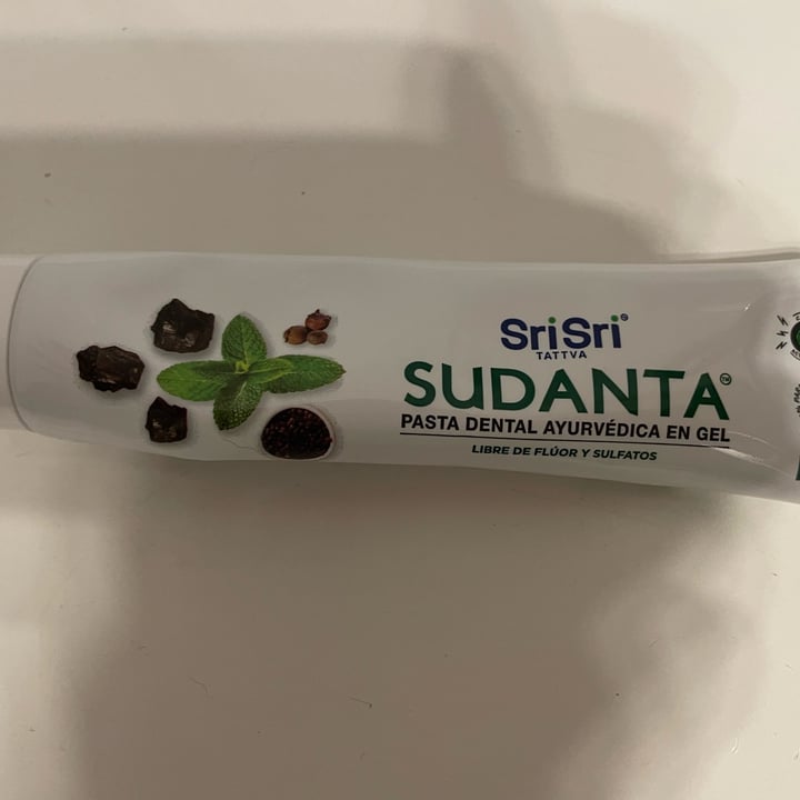 photo of SriSri Tattva Pasta Dental Ayurvédica Sudanta en Gel shared by @yamusita on  28 Sep 2022 - review