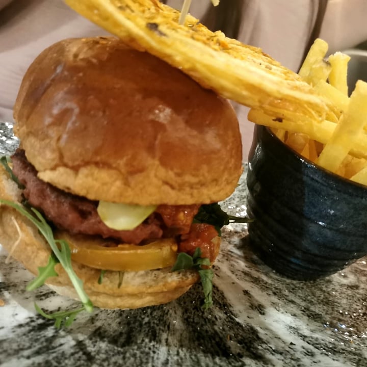 photo of Doppio Zero, Pearls Umhlanga Above & Beyond Burger shared by @kznveganqueen on  15 Aug 2021 - review