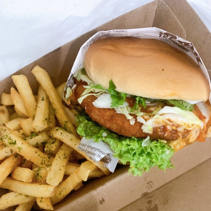 photo of VeganBurg Singapore Chilli Crab Burger Meal shared by @melogello on  28 May 2021 - review