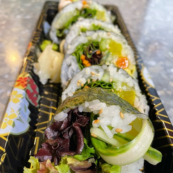 photo of Ginzaro Sushi Vegetable Roll shared by @vivalaviolet on  13 Jun 2022 - review