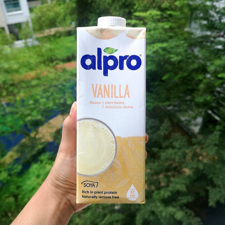 photo of Alpro Vanilla Soy Milk shared by @raffymabanag on  25 Nov 2021 - review