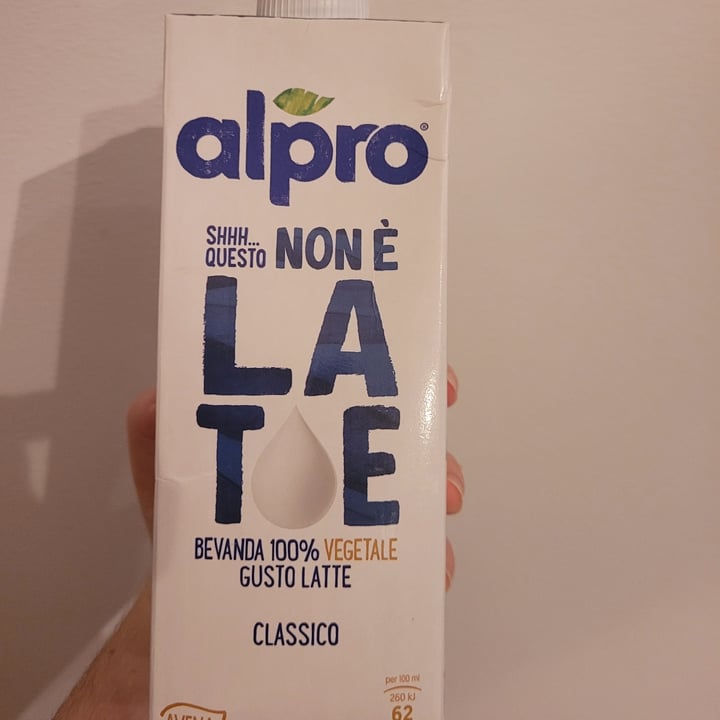 photo of Alpro This is Not Milk Classic Questo Non è Late Classico shared by @camilla1303 on  14 Jun 2022 - review