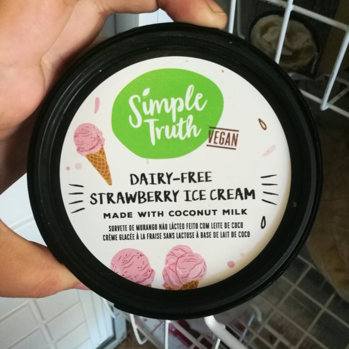 photo of Simple Truth Dairy Free Strawberry Ice Cream shared by @heardaboutme on  26 Aug 2020 - review