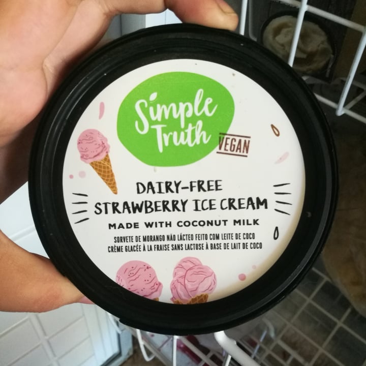 review photo of Simple Truth Dairy Free Strawberry Ice Cream shared by @heardaboutme on 26 Aug 2020 - review