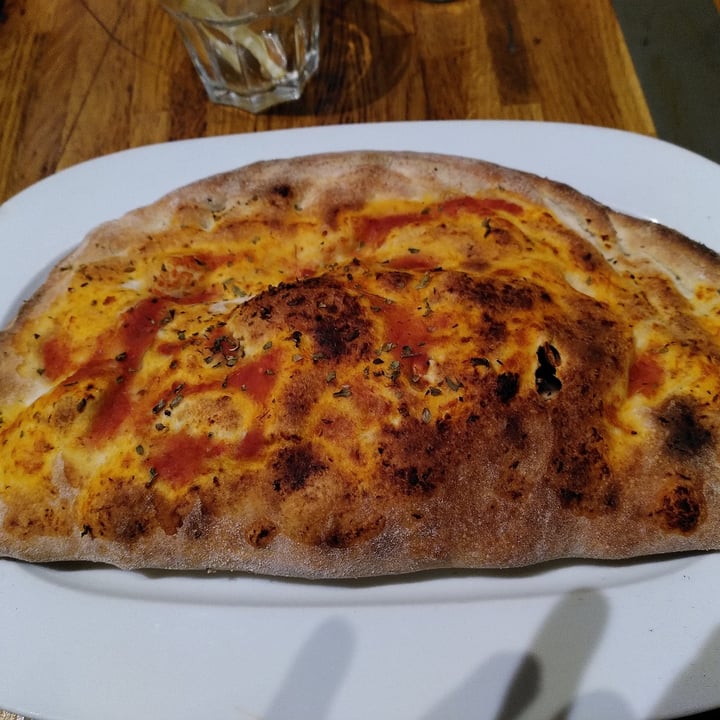photo of Pizza Paco S L Calzone vegetal shared by @walkabout-veg on  08 Jul 2022 - review