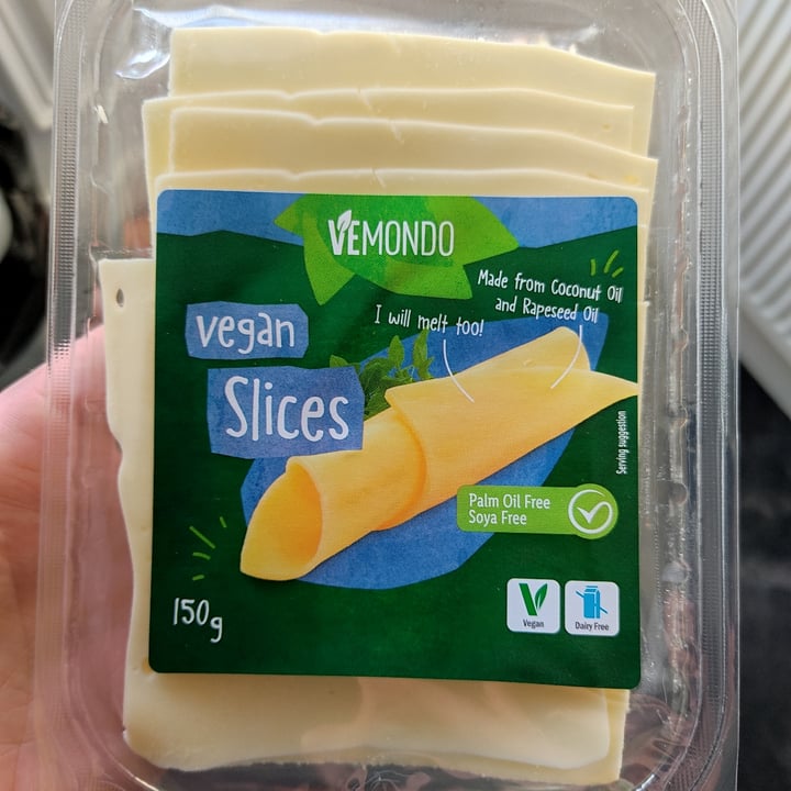 photo of Vemondo Vegan slices shared by @zveky on  17 Dec 2021 - review
