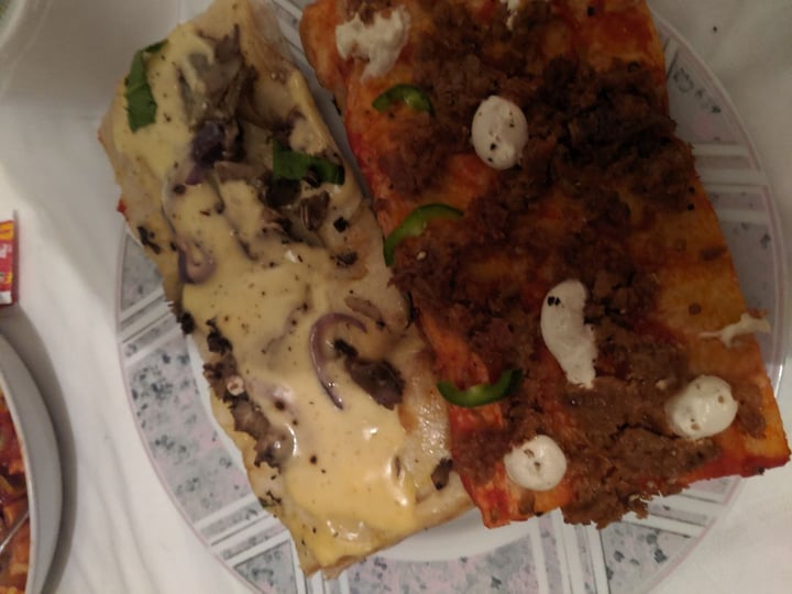 review photo of Hank Pizza La Montagnarde shared by @annaefenton on 04 Jan 2020 - review