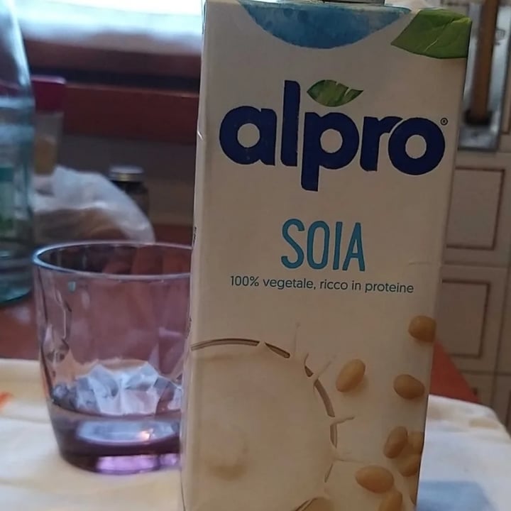 photo of Alpro Latte soia shared by @giadamst on  12 Jun 2022 - review