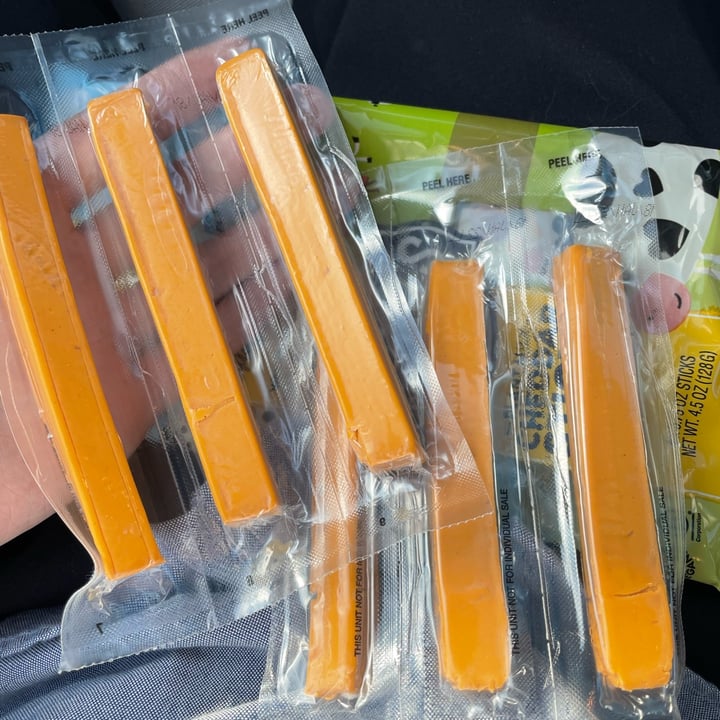 photo of Miyoko's Creamery Plant Milk Cheddar Sticks shared by @angelagaitan on  29 Dec 2021 - review