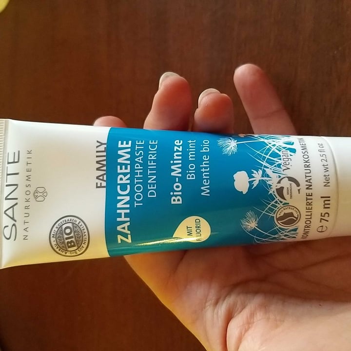 photo of Sante Naturkosmetik Zahncreme Toothpaste Dentifrice Family Bio Minze shared by @rossella on  17 Feb 2020 - review
