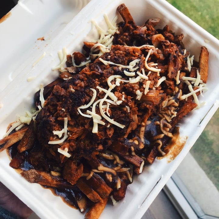 photo of V Food Spot Pulled Pork Poutine shared by @plantbasedmaria on  01 Jul 2022 - review