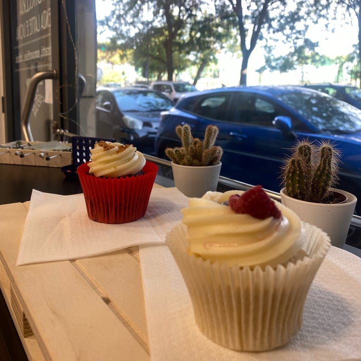 review photo of Radagast Vegan Bakery Cupcakes shared by @martaverrienti on 17 Jun 2022 - review