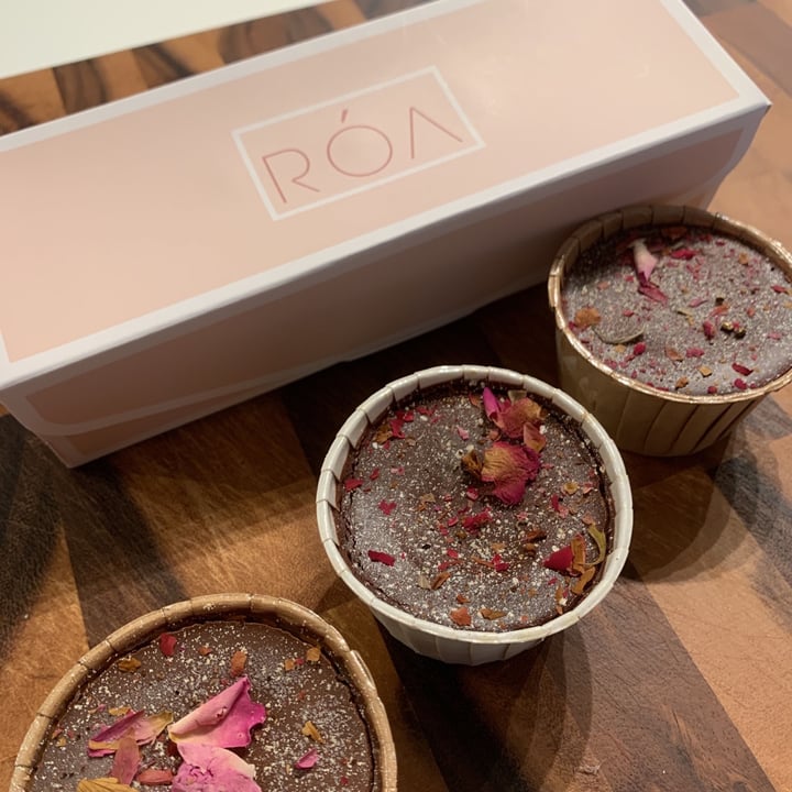 photo of Roa The Midnight Cake (Pick-up Only) Citrus Chocolate Cupcake shared by @toastykakes on  25 Jan 2021 - review