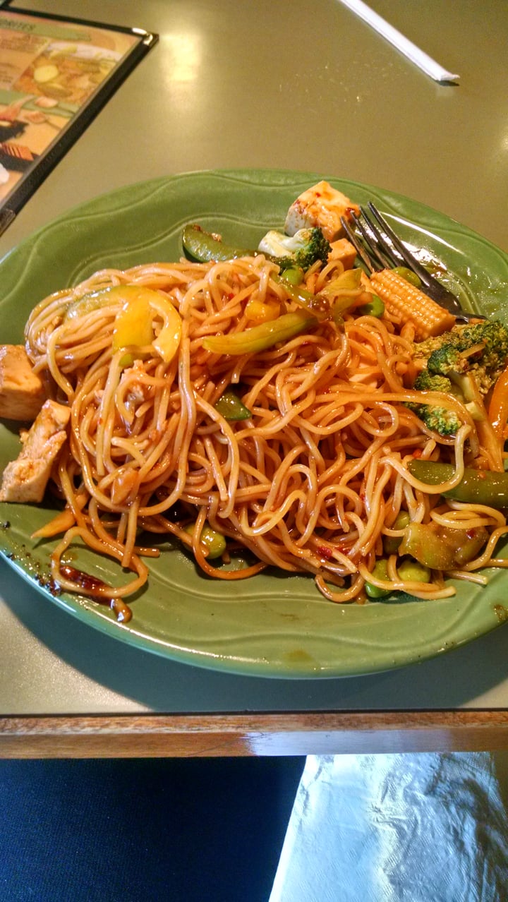 review photo of HuHot Mongolian Grill Custom stir fry shared by @fwivo on 17 Jun 2018 - review