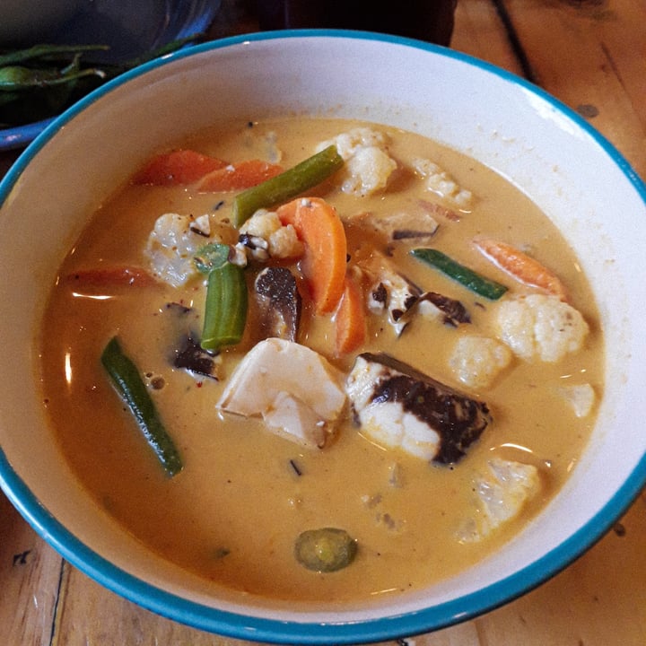 photo of Thai Thai Curry amarillo shared by @erikaruiz97 on  08 Oct 2020 - review
