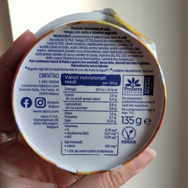 photo of Alpro Mango Yogurt (No Added Sugars) shared by @naturalmentearia on  23 Mar 2022 - review