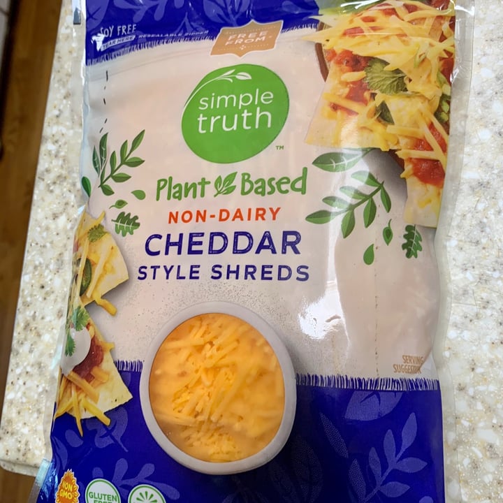 photo of Simple Truth non-dairy cheddar style shreds shared by @heathereve on  13 Oct 2020 - review