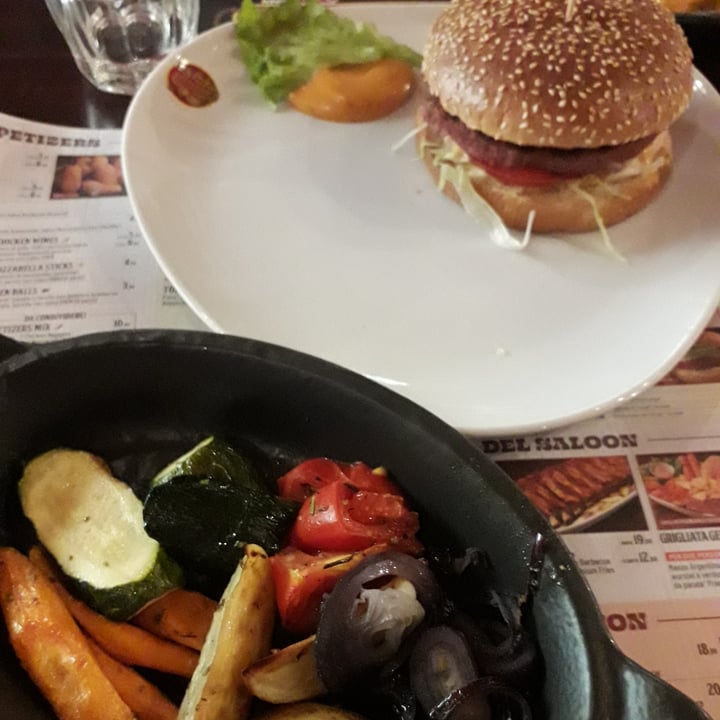 review photo of Old Wild West No-meat Burger shared by @giuliaval on 29 May 2022 - review