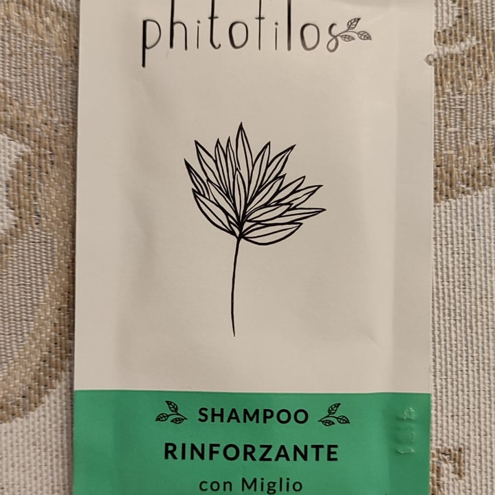 photo of Phitofilos Shampoo Rinforzante shared by @valeeeee on  01 Nov 2022 - review
