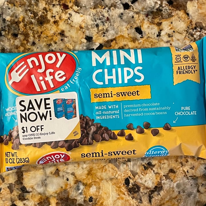 photo of Enjoy Life Semi-Sweet Chocolate Mini Chips shared by @jordanvalladolid on  21 Jul 2021 - review