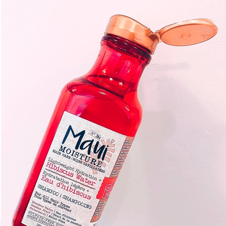 photo of Maui Moisture Lightweight Hydratation + Hibiscus Water Shampoo shared by @elysesimpson on  05 Mar 2021 - review