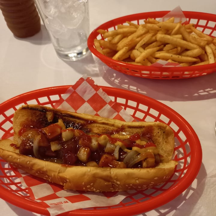 photo of COMET 984 - 50's Diner Cheezy-Dog shared by @noyolotzinvegano on  02 Sep 2022 - review