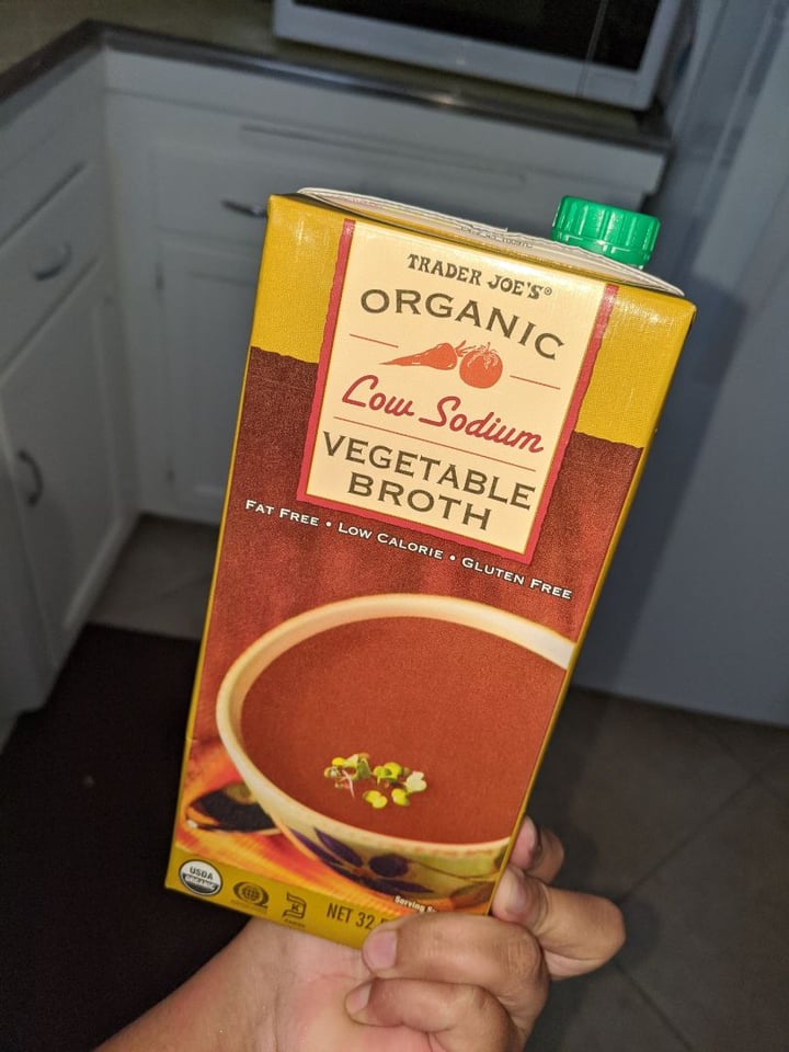 photo of Trader Joe's Organic vegetable broth shared by @vegohvegan on  16 Jan 2020 - review