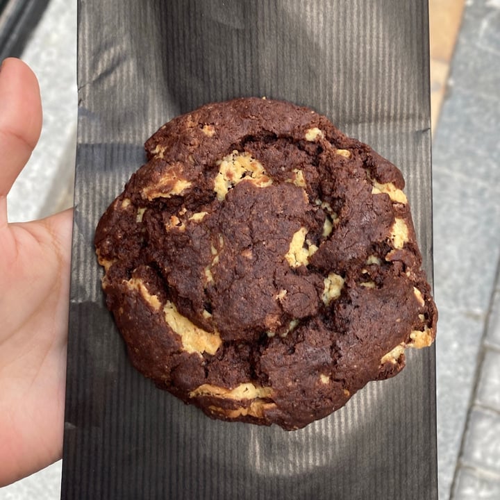 photo of THUNDER VEGAN FOOD Monster cookie con chocolate blanco shared by @cassruiz on  14 Apr 2021 - review