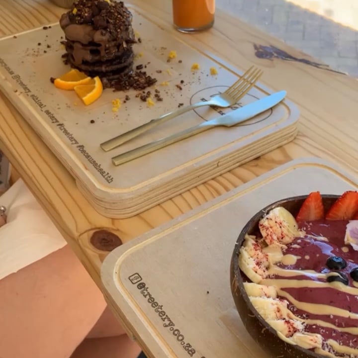 review photo of Treetery Ethical Eatery Unbeeta-bowl Smoothie Bowl shared by @caitlynclinton on 27 Feb 2021 - review