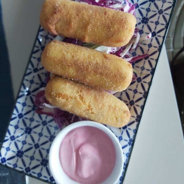 「Crocchette di Patate agli Aromi con Salsa Rosa & Cappuccio Marinato」の料理の写真