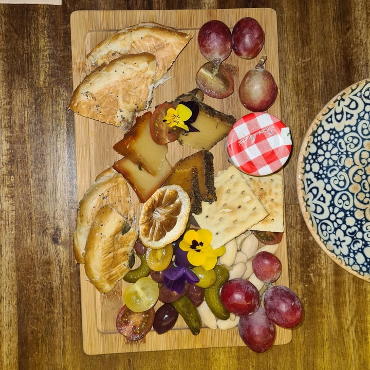 photo of Bubita Sangria Bar Vegan Cheese Platter shared by @libbymw on  21 Feb 2022 - review
