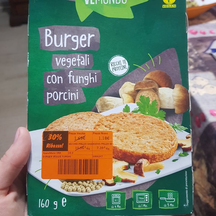 photo of Vemondo 2 burger ai funghi shared by @amberymoon on  09 May 2022 - review