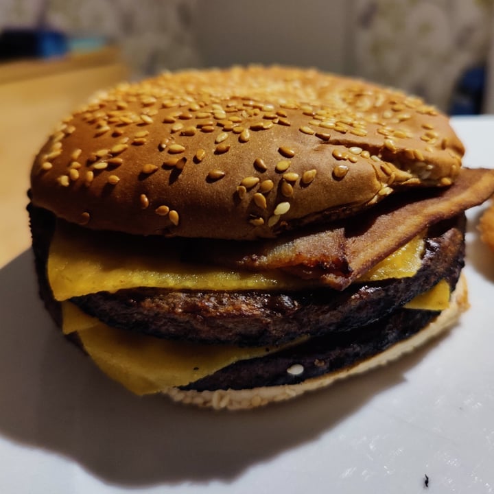 photo of Burger King Leicester Square Plant-based Bacon Double Cheeze XL shared by @plumesworld on  25 Mar 2022 - review