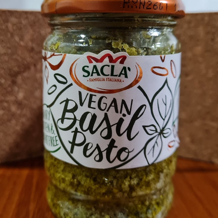 photo of Sacla' Vegan Basil Pesto shared by @puipeegs on  29 Apr 2021 - review