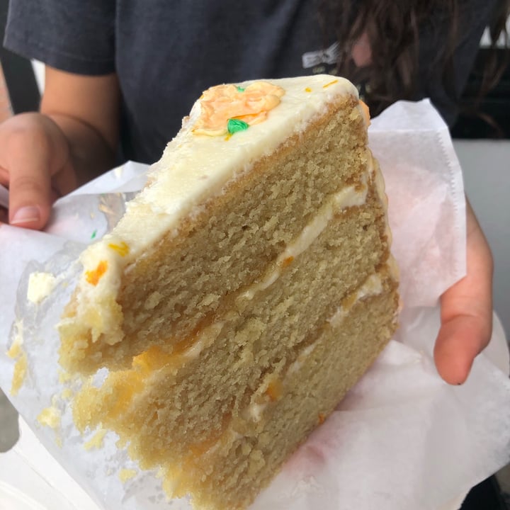 review photo of Wild Rabbit Bistro Orange Blossom Vegan Cake shared by @leashy on 20 May 2020 - review