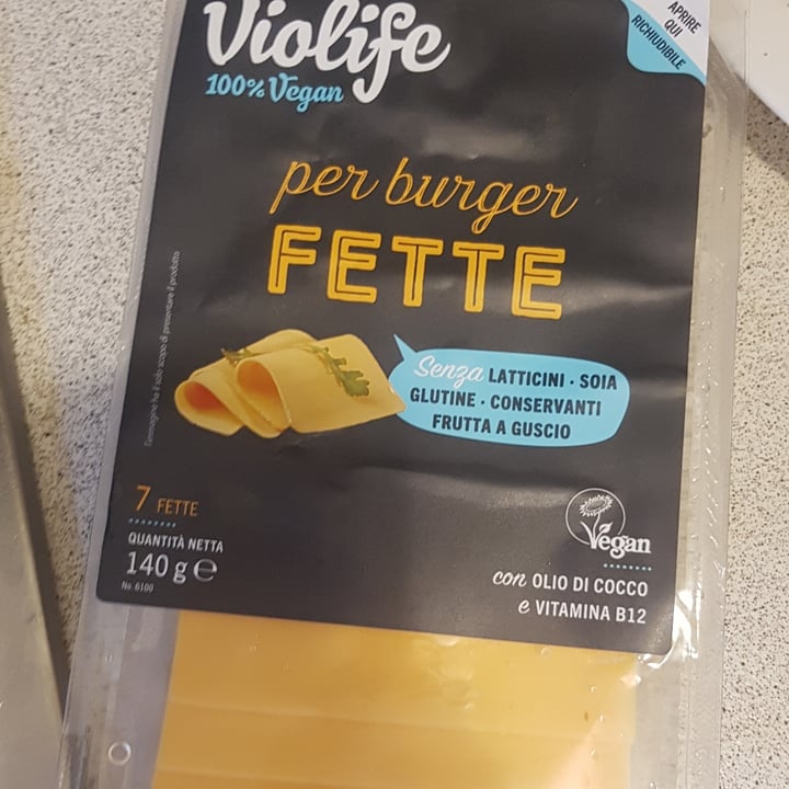 review photo of Violife Fette per burger shared by @sabrinarr on 08 Jul 2022 - review