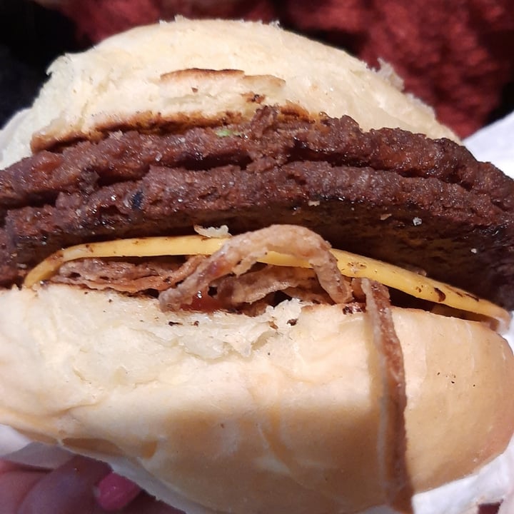 photo of VEGAN FOX Hamburguesa Crispy shared by @lauchaons2 on  16 Aug 2021 - review