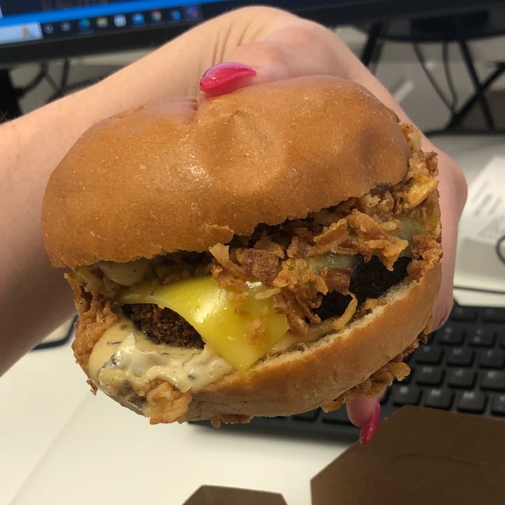 photo of Butta Burger Vegan Truffle Chick shared by @izdaviz on  11 Jul 2022 - review