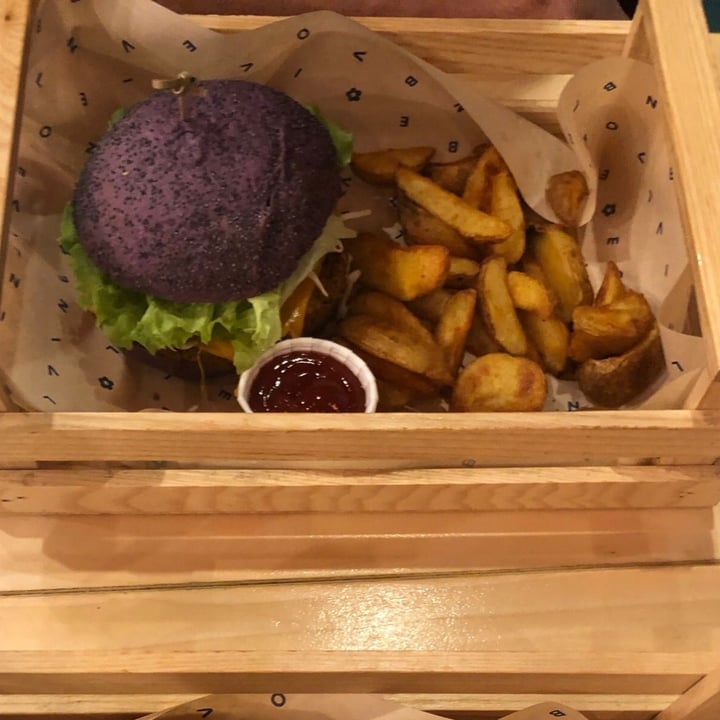 review photo of Flower Burger Roma Flower burger shared by @cianc on 12 Dec 2021 - review