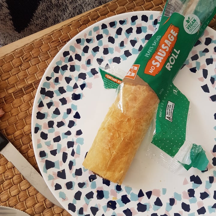 photo of 7-Eleven Plant Based No-Sausage Roll shared by @celinabina0405 on  15 May 2020 - review