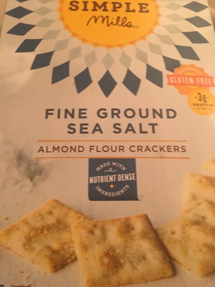 review photo of Simple Mills Fine Ground Sea Salt Almond Flour Crackers shared by @veganrun7 on 24 Jan 2020 - review