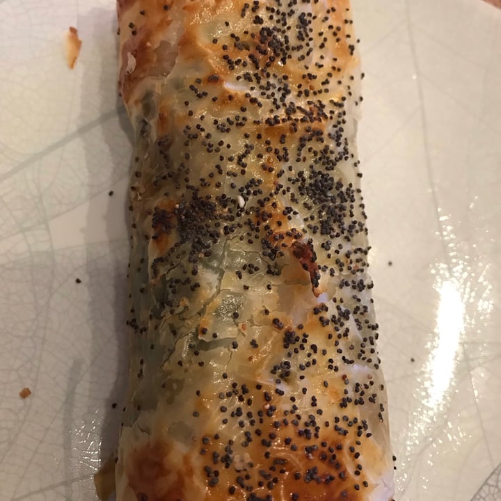 photo of Moisha Bakery Strudel de Espinaca shared by @ladybiird on  29 Aug 2021 - review