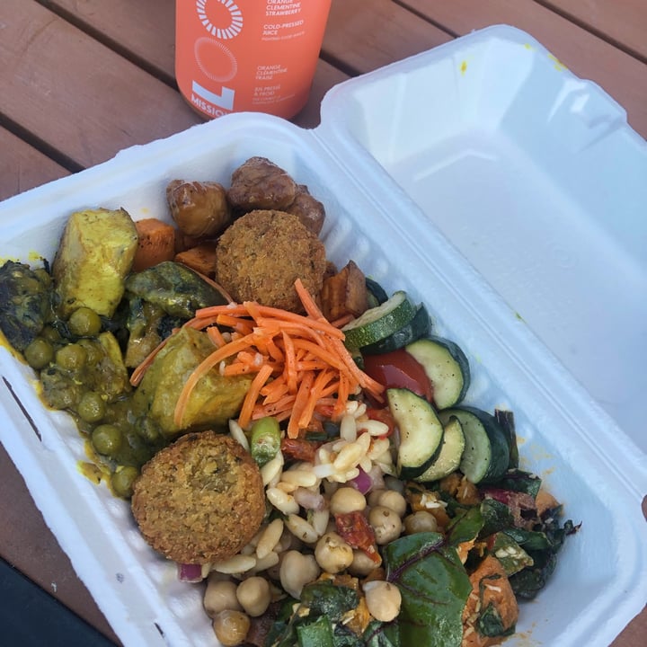review photo of Farm Boy General Tso ‘chicken’ shared by @roachhole on 16 Oct 2022 - review