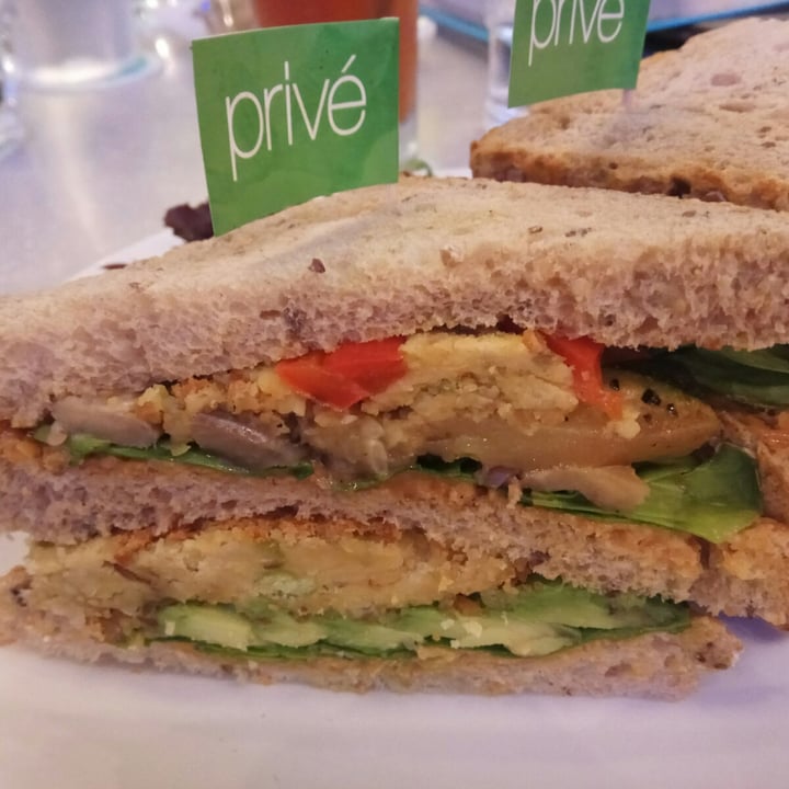 photo of Privé Somerset Multigrain Club Sandwich shared by @plantbasedlifestyle on  21 Aug 2020 - review
