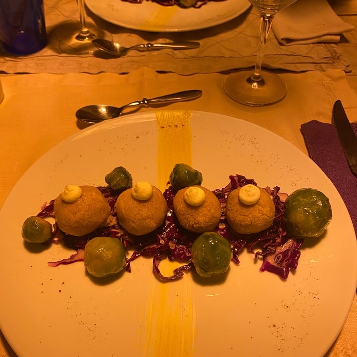 photo of Coroncina veggie country relais Polpette Di Soia Con Cavoletti Di Bruxelles shared by @marghott on  20 Jan 2022 - review