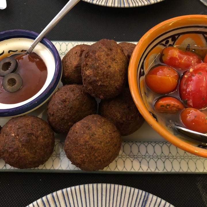 review photo of DüKELA Falafel moroccan style shared by @comocomervegetales on 24 Aug 2022 - review