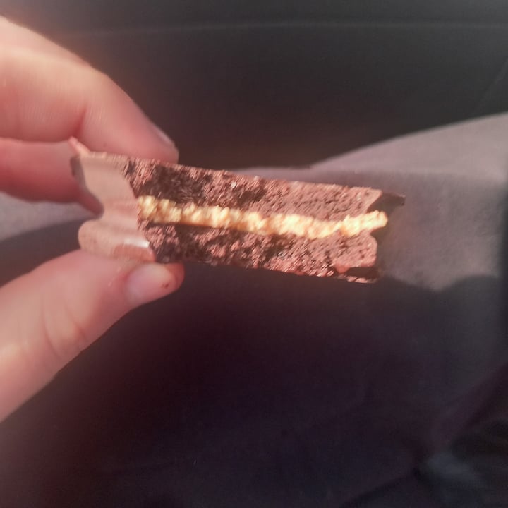 review photo of Un Rincón Vegano Alfajor de maní y chocolate shared by @rochica on 26 Jul 2022 - review