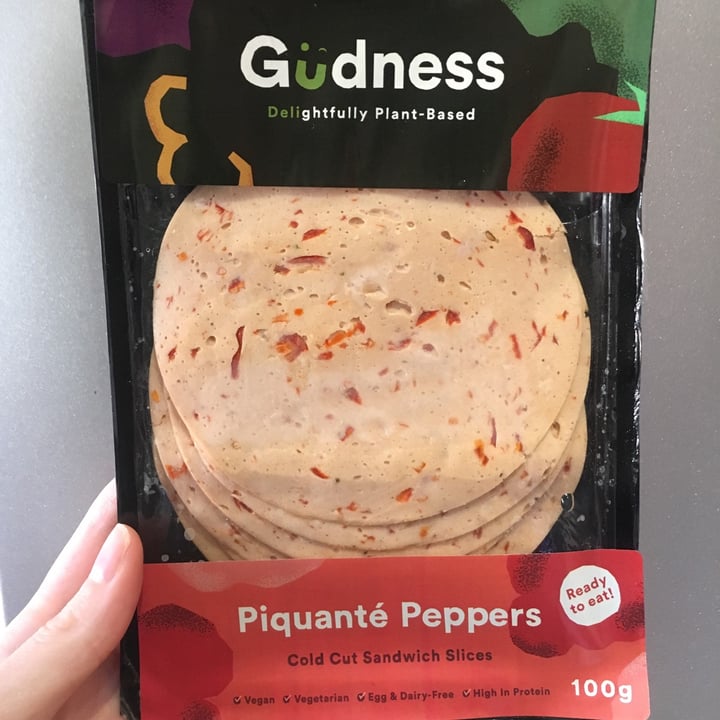 review photo of Gudness Plant-Based Deli Gudness Picante Peppers Cold Cut Sandwich Slices shared by @veggiestephie on 28 Dec 2020 - review